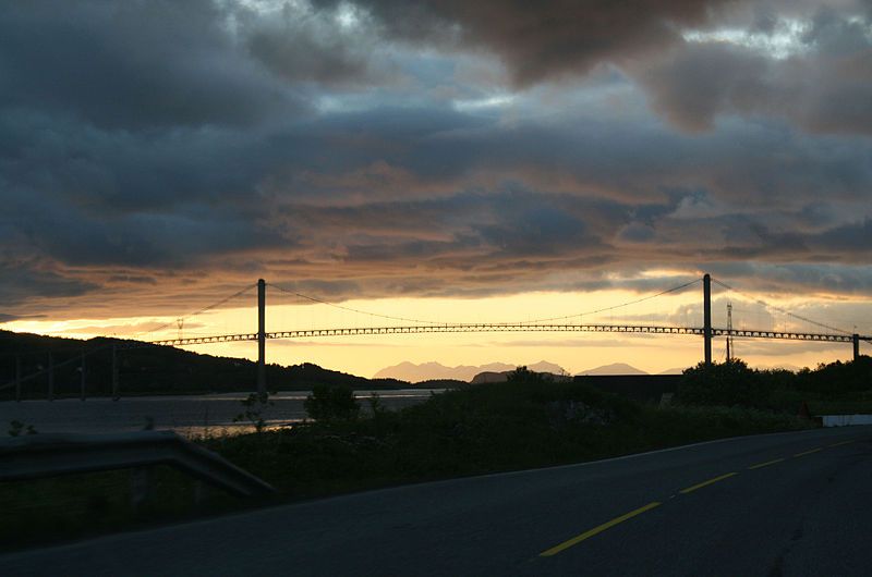 File:Tjeldsund bridge.jpg