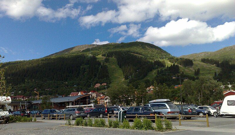 File:Åre skutan sommar.jpg