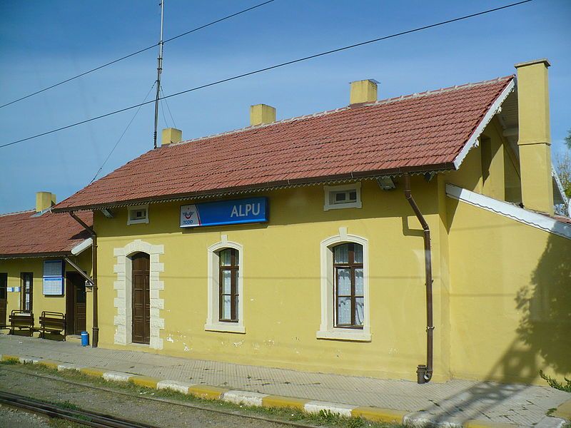 File:Alpu Train Station.JPG