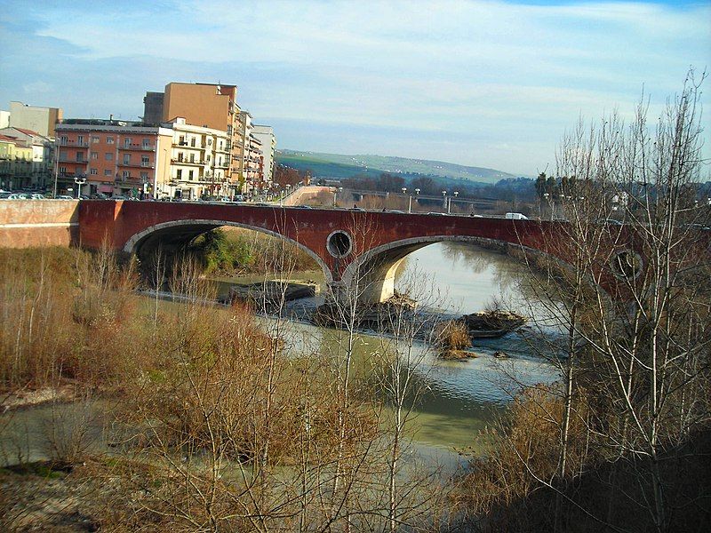 File:Benevento-Ponte Vanvitelli.jpg