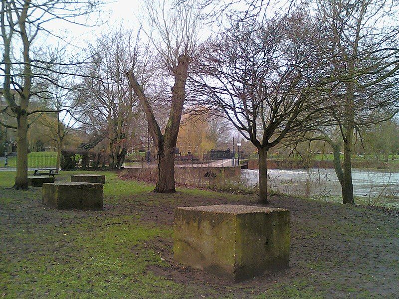 File:Castle Park defences.jpg