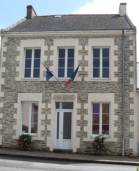 File:Conquereuil mairie.jpg