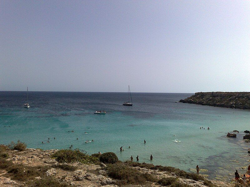 File:Favignana cala azzurra.jpg