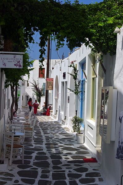 File:GR-paros-naoussa-gasse-2.jpg