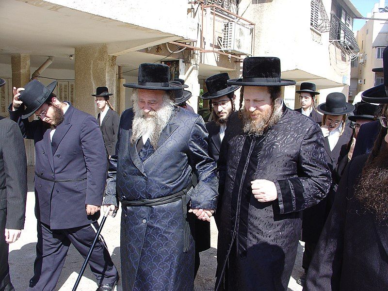 File:Grand Rebbes.jpg