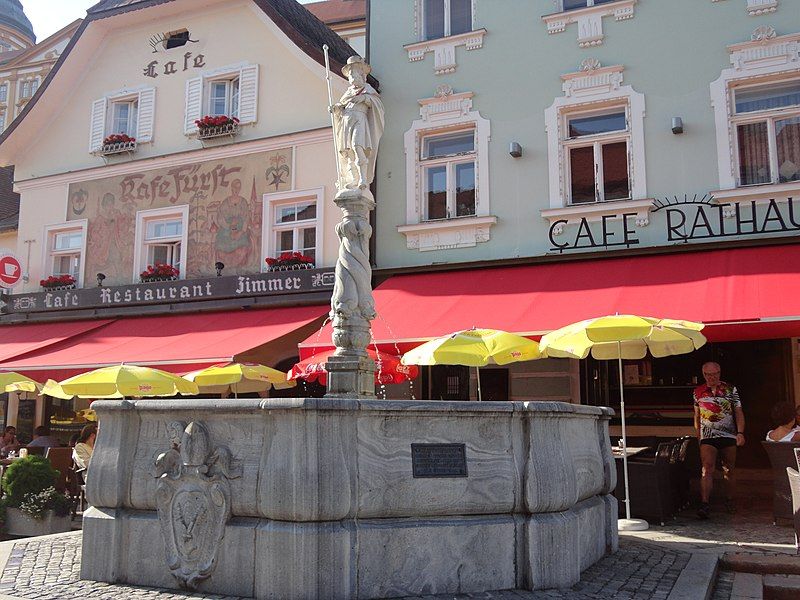 File:Kolomanibrunnen.jpg