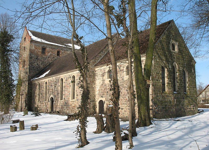 File:Loewenberg church.jpg