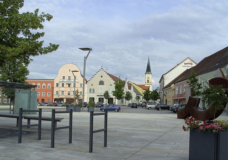 File:Marktplatz Osterhofen, Bavaria.jpg