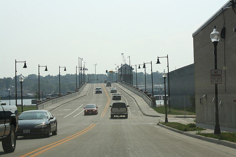 File:OregonStBridgeSturgeonBayAug2009.jpg