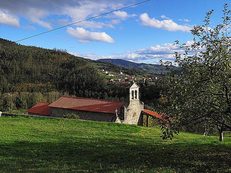 File:Pronga (Pravia, Asturias).jpg