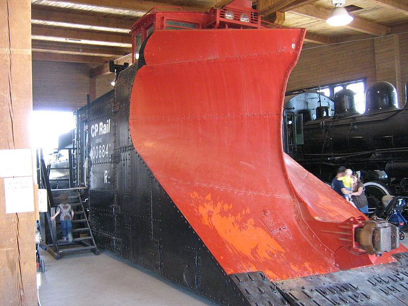 File:Snowplow Train (2697112566).jpg