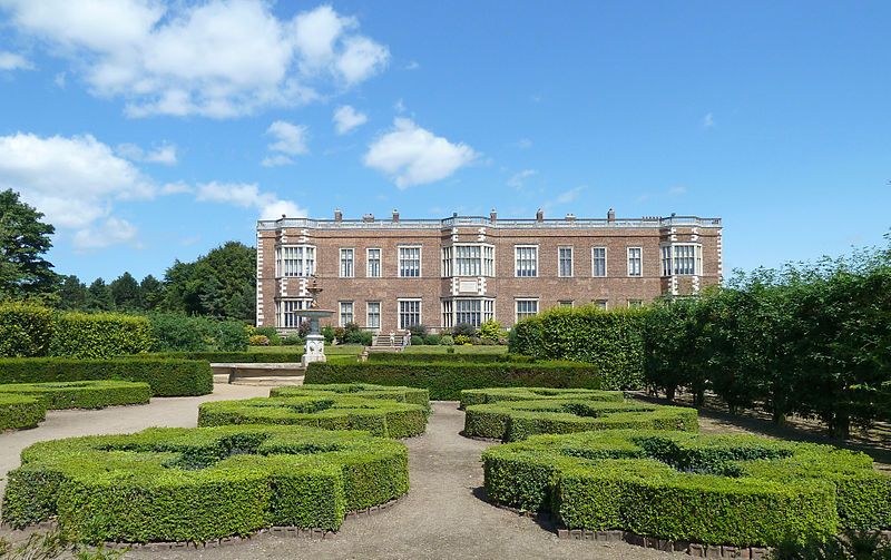 File:Temple Newsam.jpg