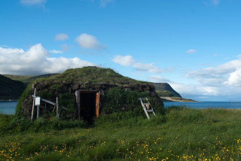 File:Traditional Samí house.jpg