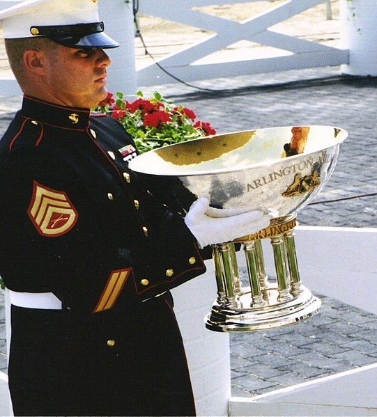 File:Arlington Million Trophy.jpg