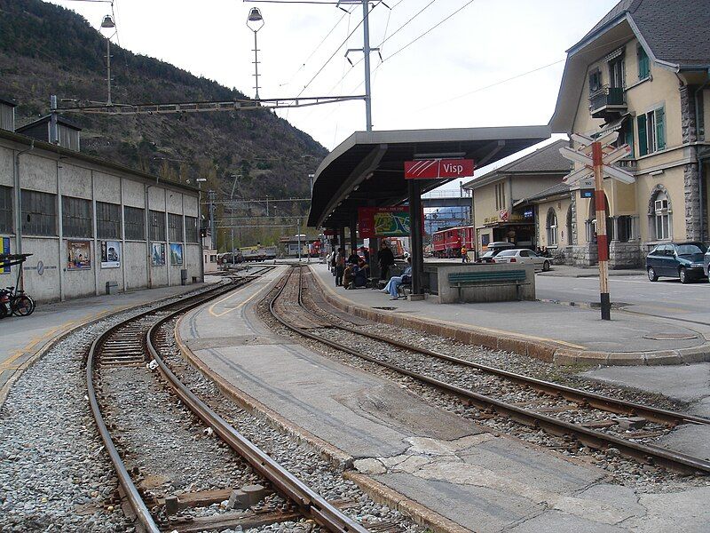 File:Bahnhof Visp, 20050420S006.jpg