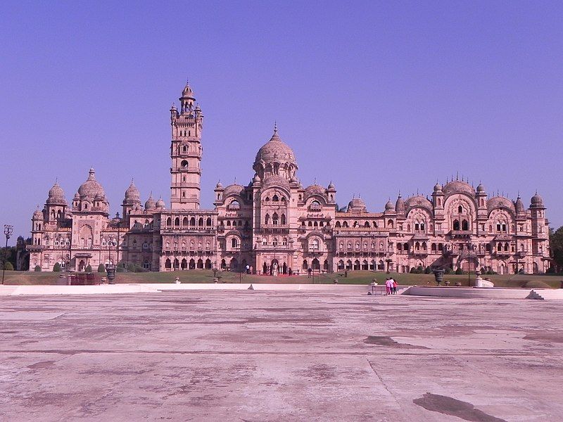 File:Baroda Palace.jpg