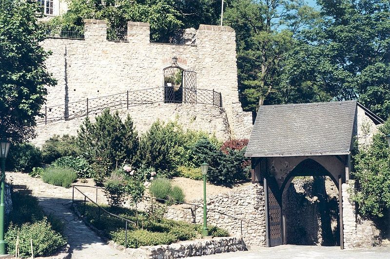 File:Burg Kerpen02.jpg