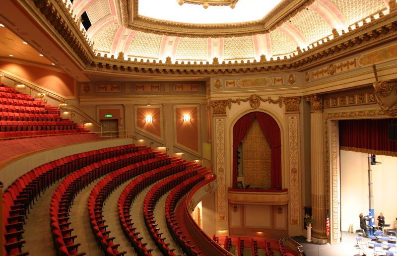 File:CapitolTheatreBalcony.jpg