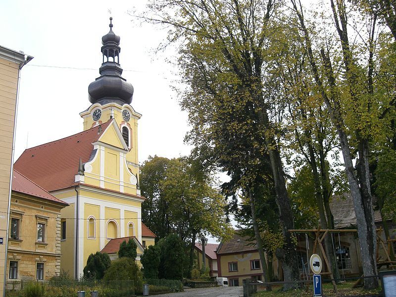 File:Chýnov church.jpg