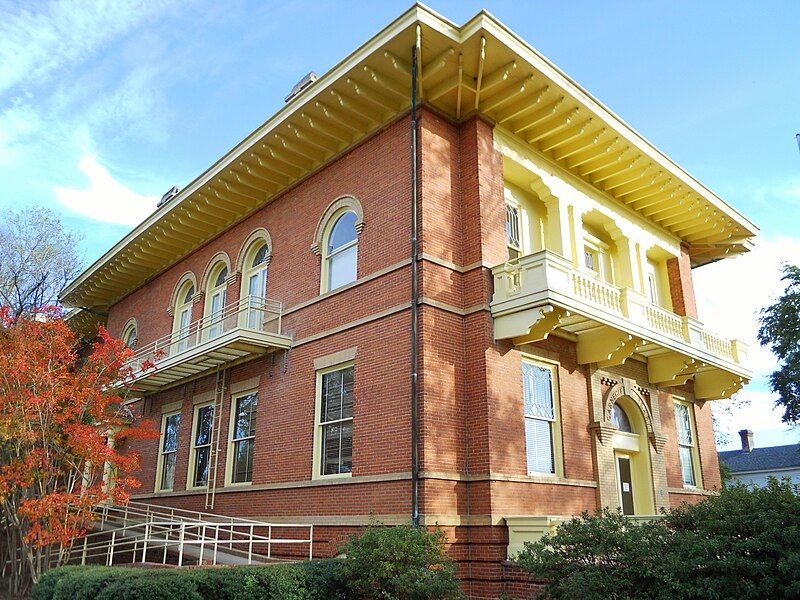 File:Eufaula Carnegie Library.JPG