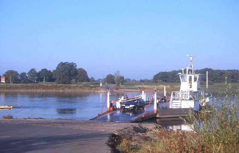 File:Gierfaehre Sandau Elbe.jpg