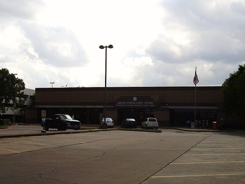 File:GreenbriarStationPostOfficeHouston.JPG