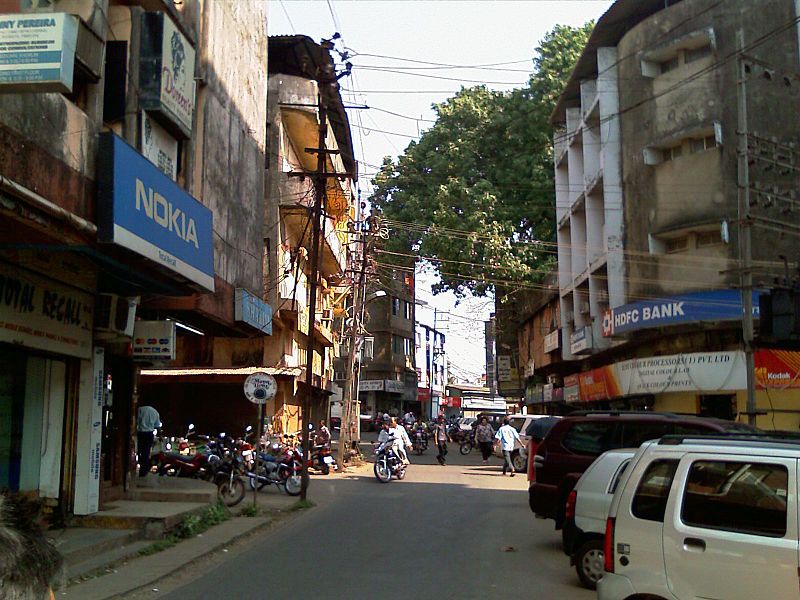 File:Mapusa Goa street.jpg