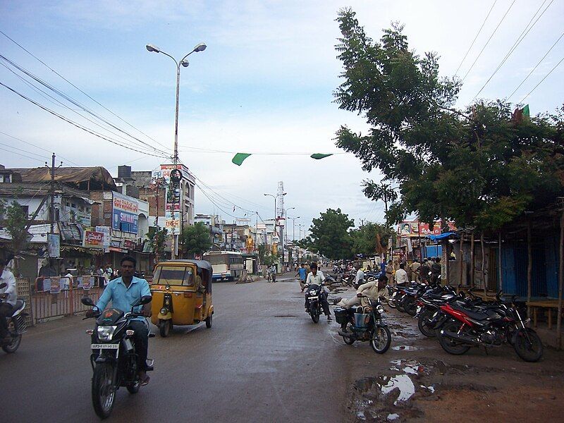 File:Miryalaguda Street.jpg