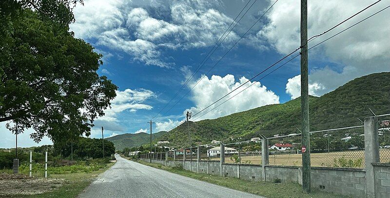 File:Old Road, Antigua.jpg