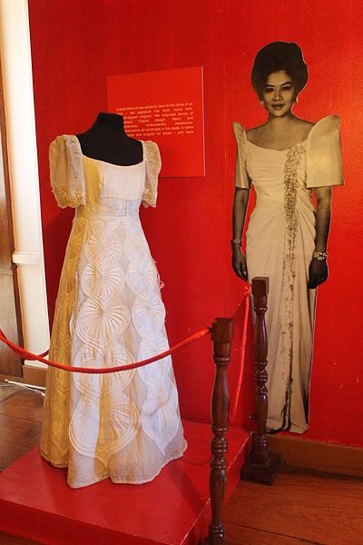 File:Philippine terno exhibit.JPG