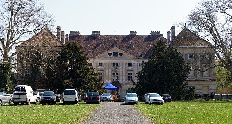 File:Schloss Fridau.jpg