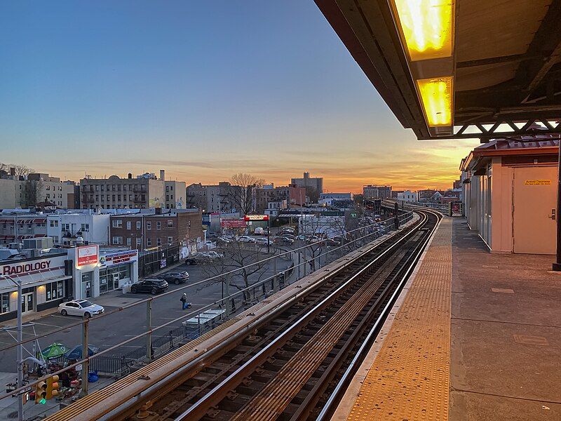 File:Sunset at Parkchester.jpg