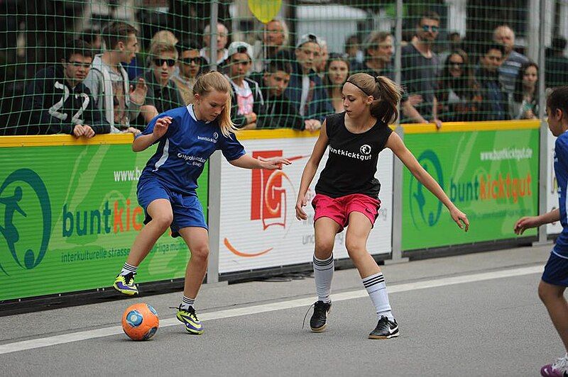 File:Buntkicktgut Turniere.jpg