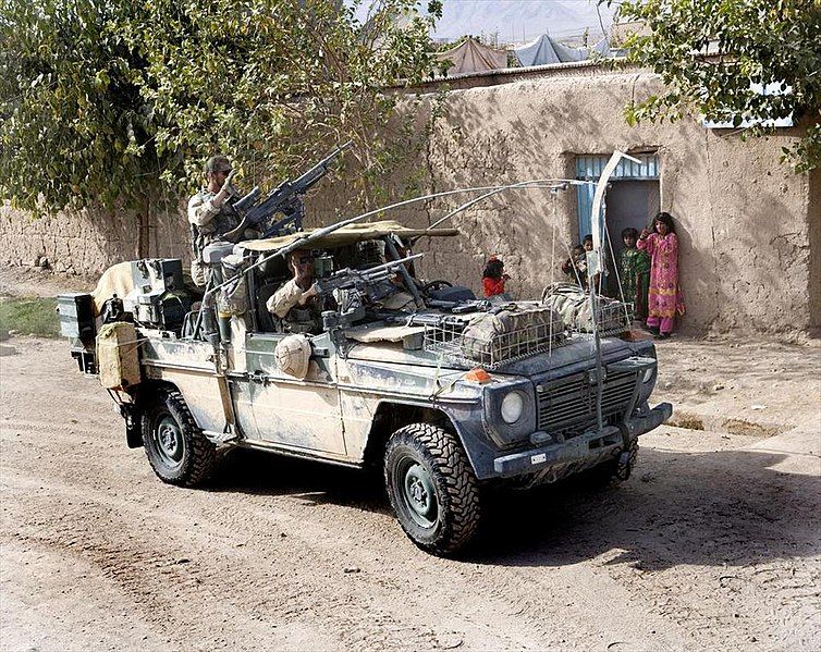 File:De-mercedes-benz-290gd-softtop-in-uruzgan.jpg