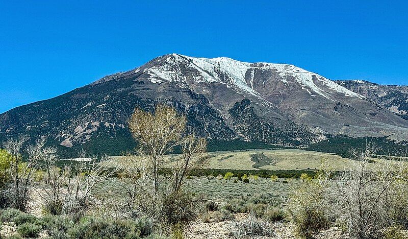 File:Deer Trail Mountain.jpg