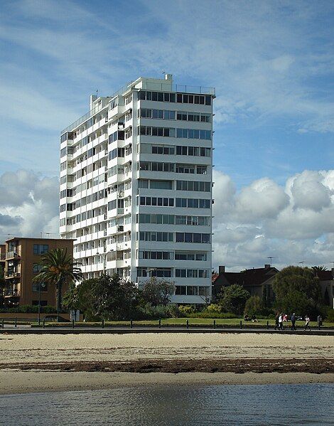 File:Edgewater Towers.jpg