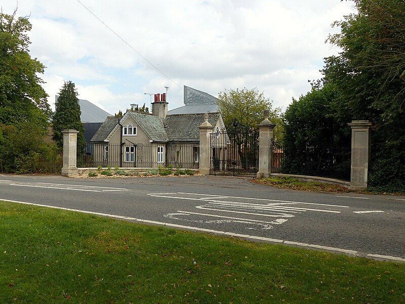 File:Entrance, Brackenhurst Hall.jpg