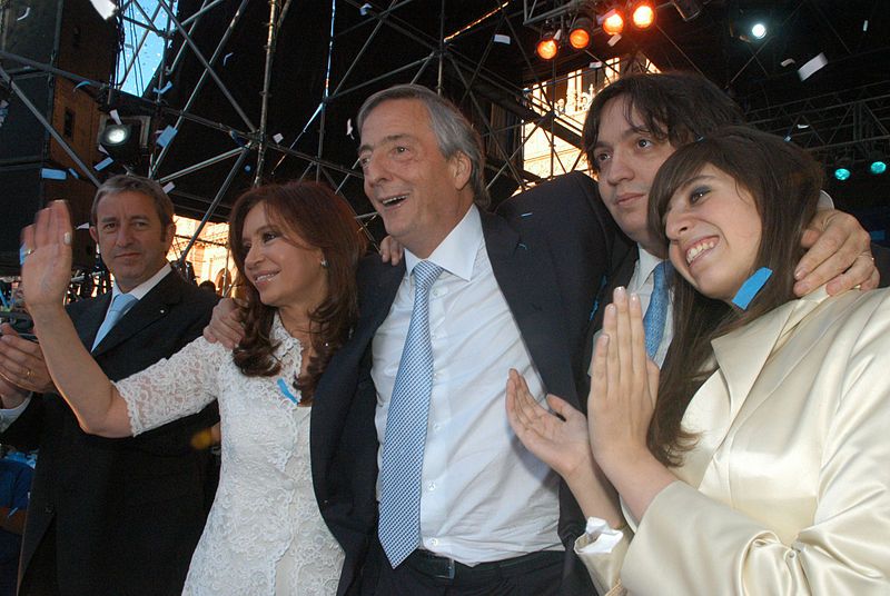 File:Familia Kirchner 2007-12-10.jpg