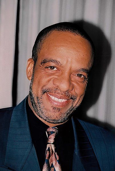 File:Grover Washington 1995.jpg