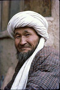 A man wearing Hazara style turban