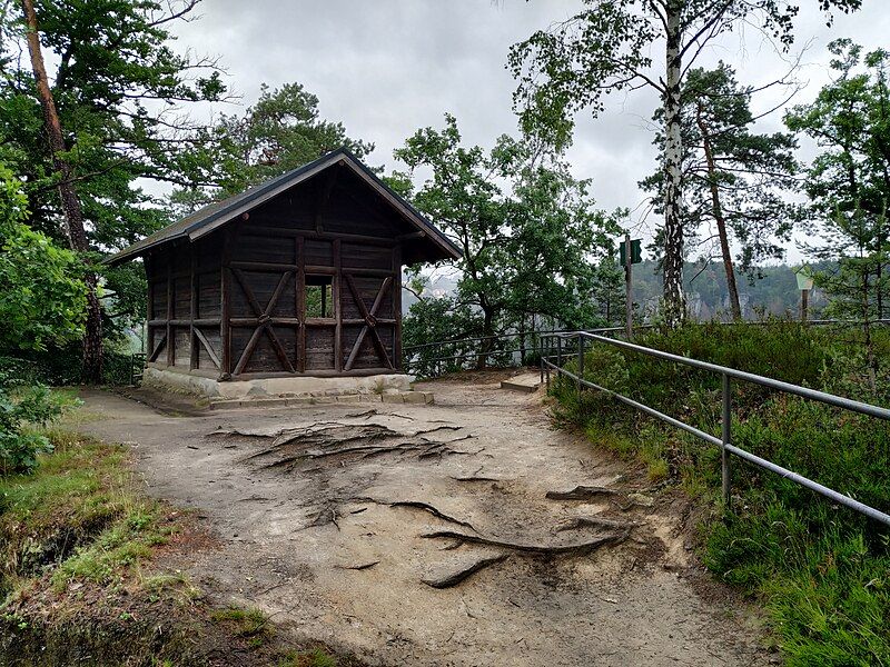 File:Hockstein Schutzhütte.jpg