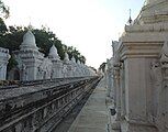 Kuthodaw pagoda, the wall