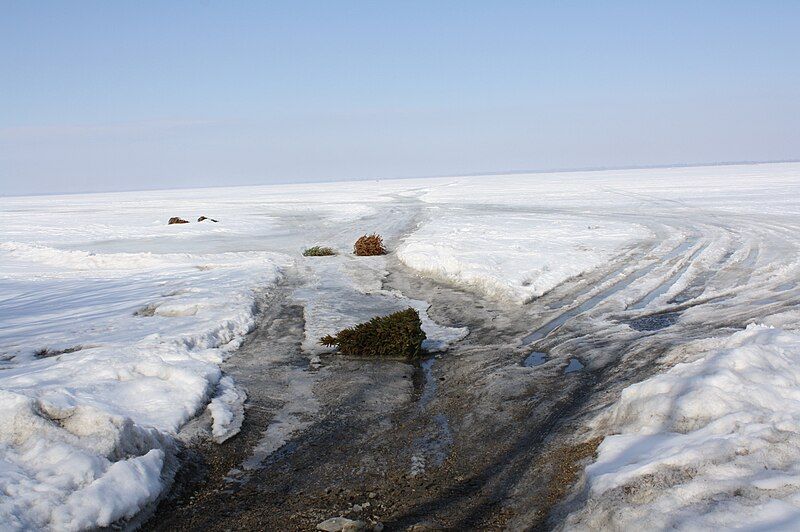 File:LakePoyganWisconsinIceRoad.jpg