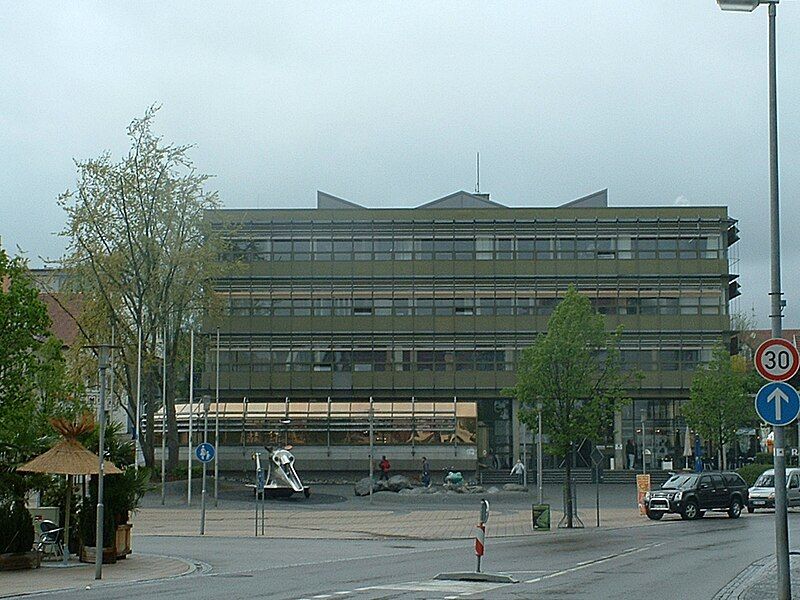 File:Laupheim, city hall.JPG