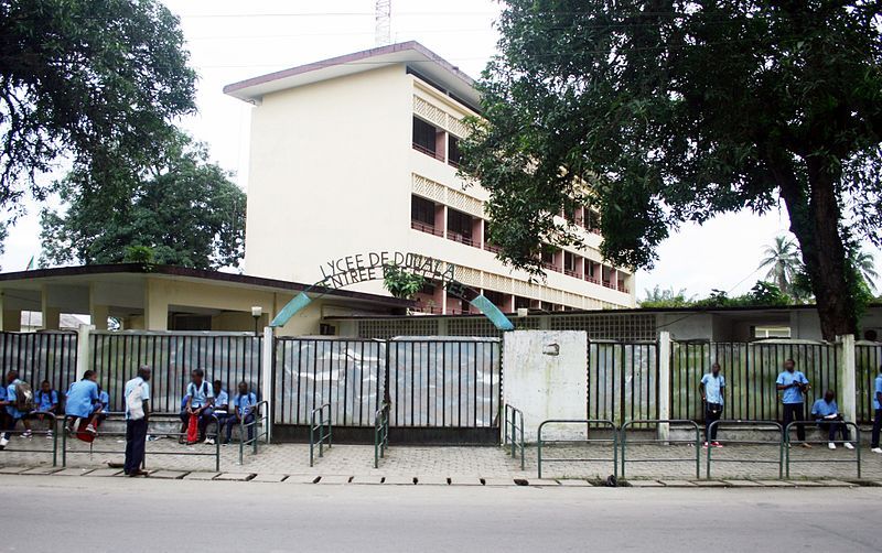 File:Lycée Joss Douala.JPG