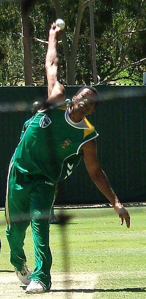 File:Makhaya Ntini bowling.jpg