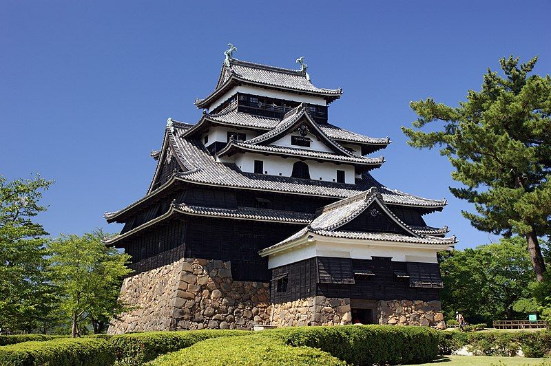 File:Matsue castle01bs4592.jpg