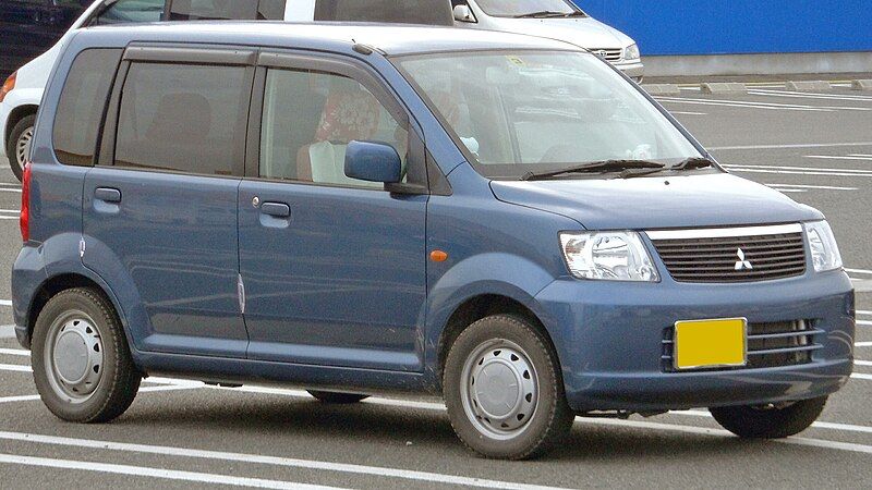 File:Mitsubishi eKwagon 2004.jpg