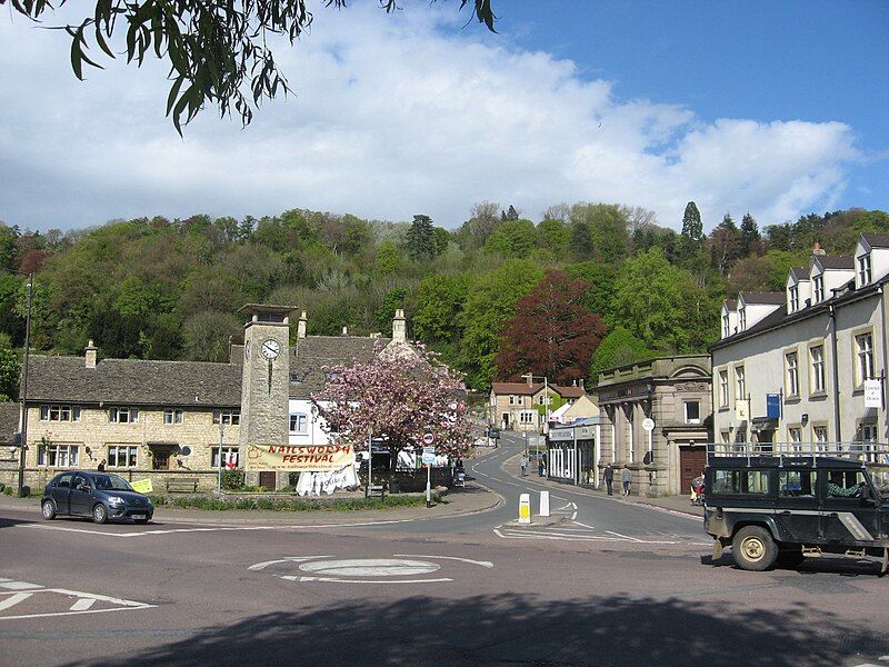 File:Nailsworth Clock.jpg