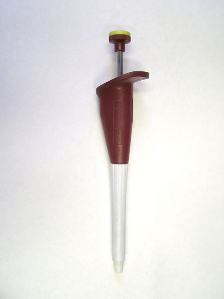 File:Positive displacement pipette.jpg